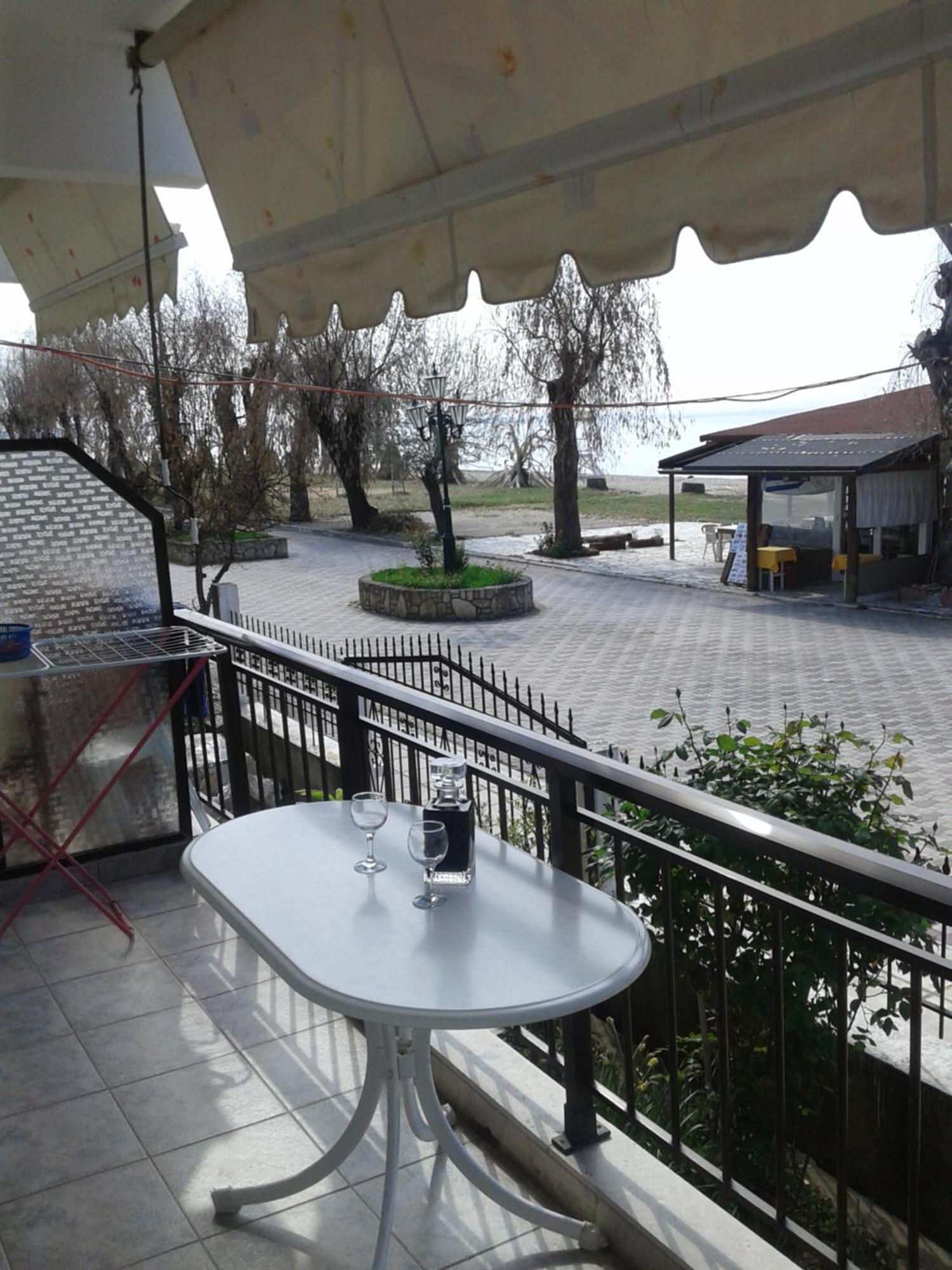 Seaside Studios Paralia Dionysiou Ngoại thất bức ảnh