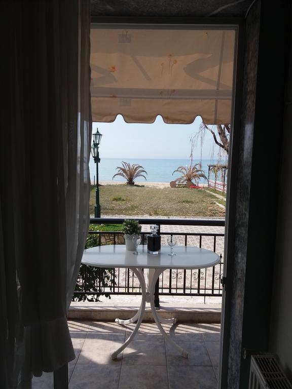 Seaside Studios Paralia Dionysiou Ngoại thất bức ảnh